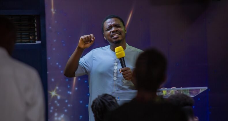 Vic'Adex, author, poetry has all my pain